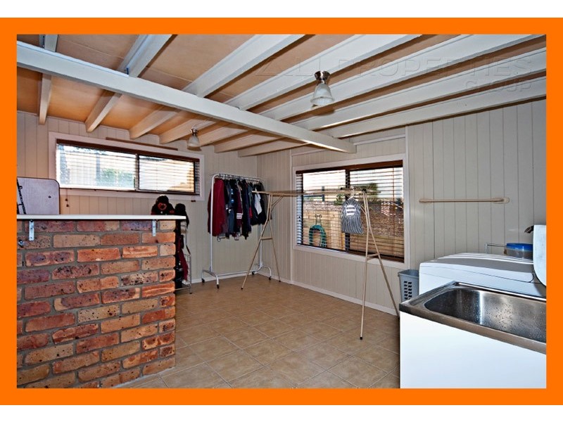 17 Valance Street, Oxley QLD 4075