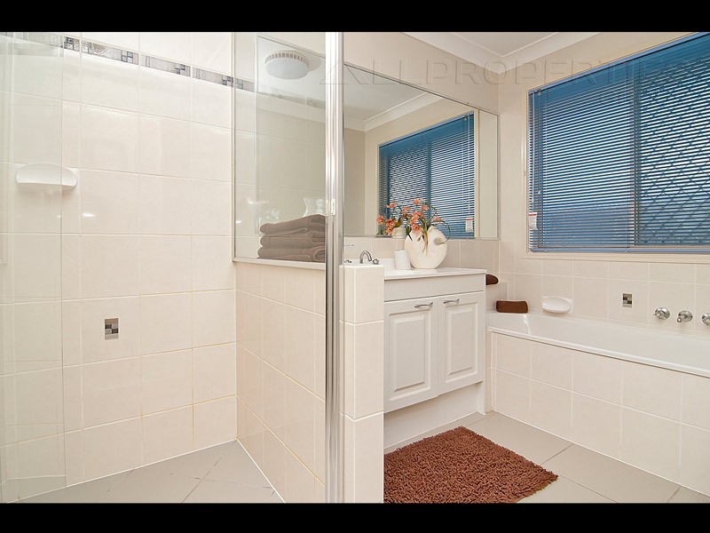 9 Sunny St, Doolandella QLD 4077