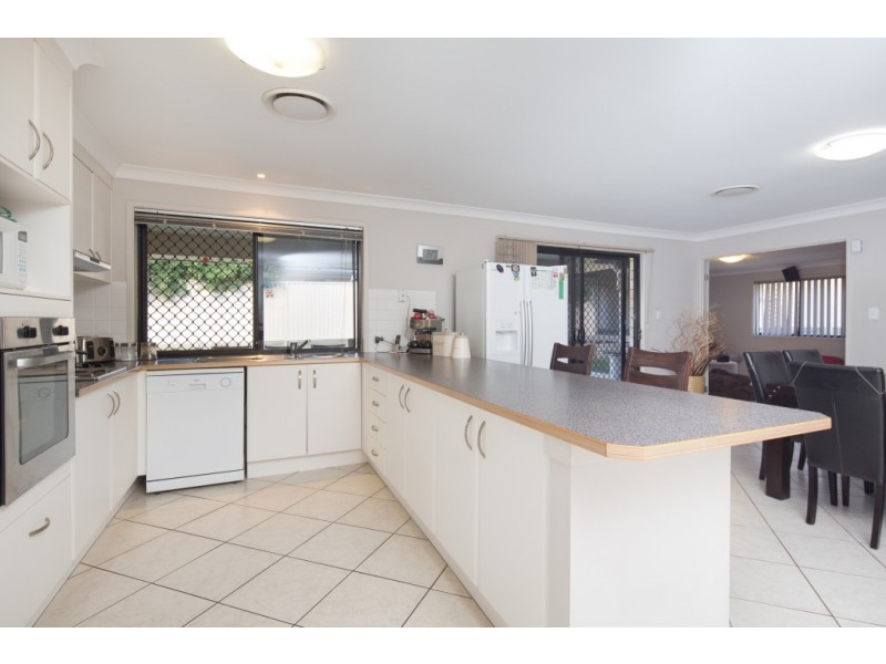 15 Bufalino Street, Parkinson QLD 4115