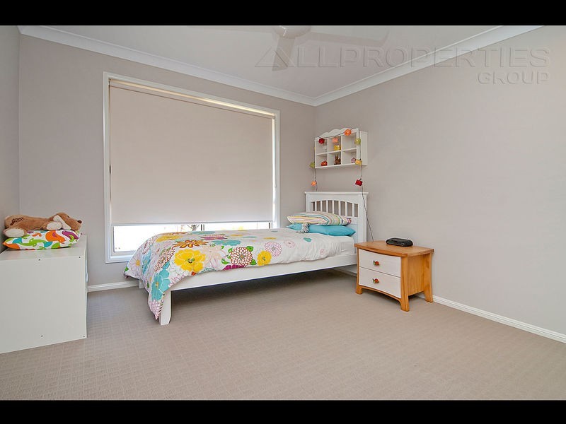 15 Bufalino Street, Parkinson QLD 4115