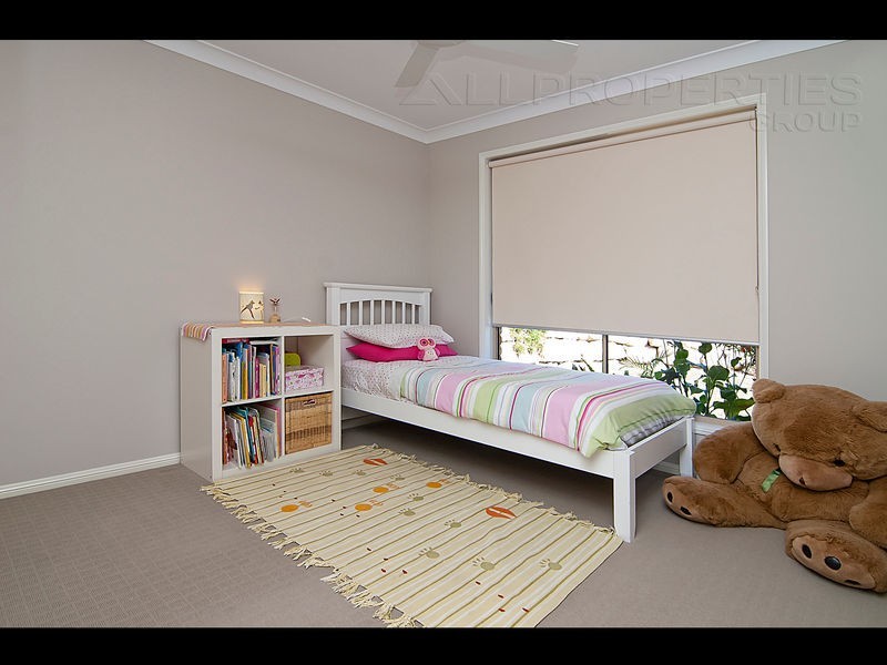 15 Bufalino Street, Parkinson QLD 4115