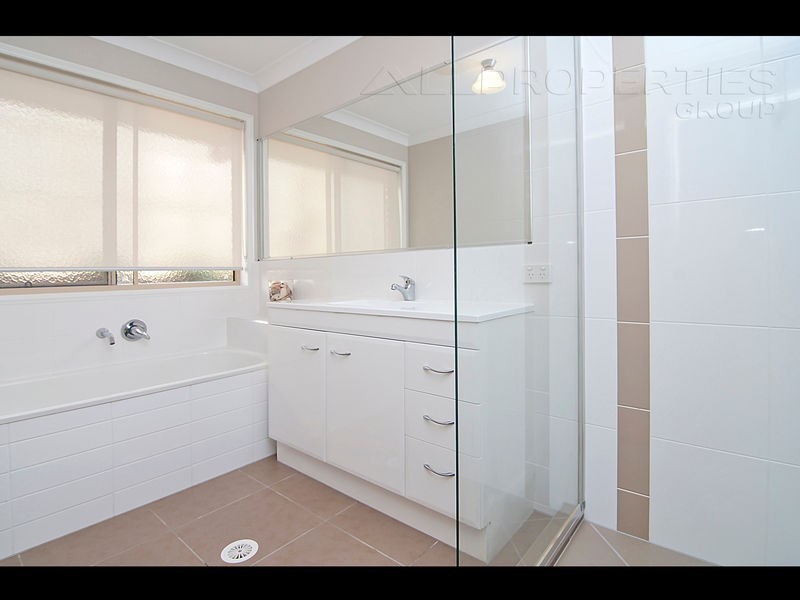 15 Bufalino Street, Parkinson QLD 4115