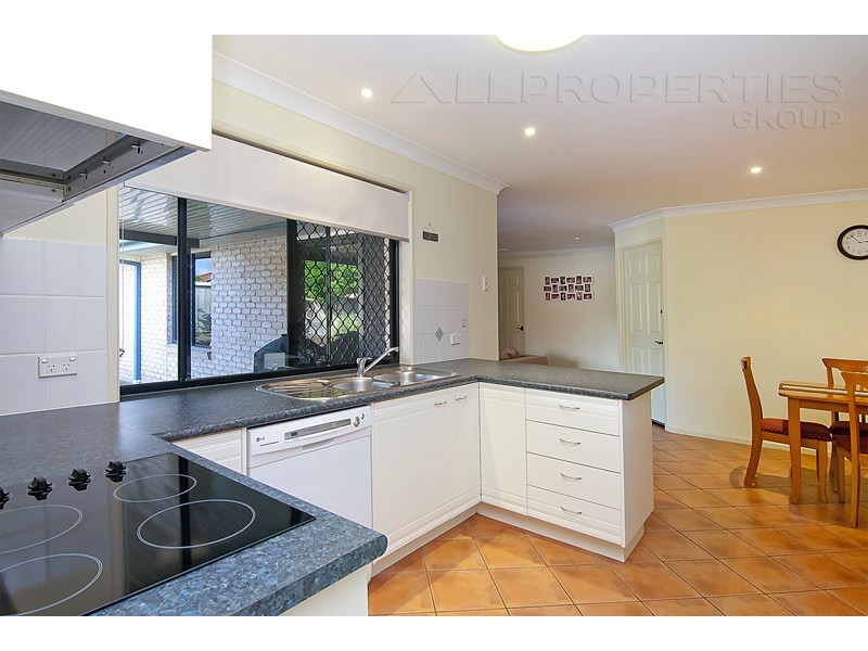 18 Blaxland Place, Drewvale QLD 4116