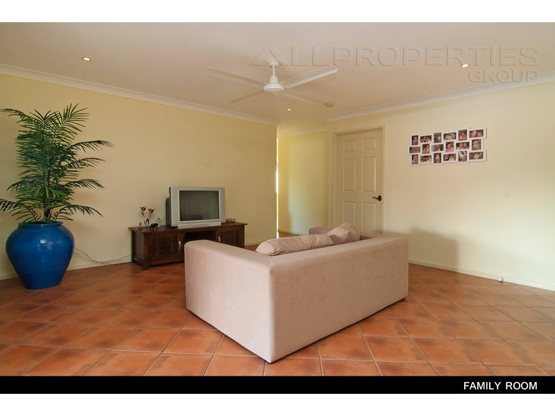 18 Blaxland Place, Drewvale QLD 4116