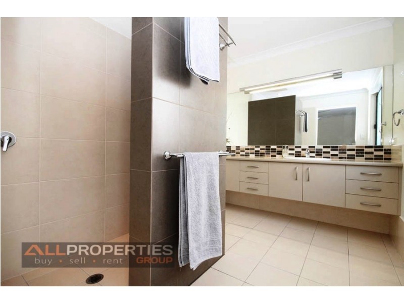 67 Laurel Street, Heathwood QLD 4110