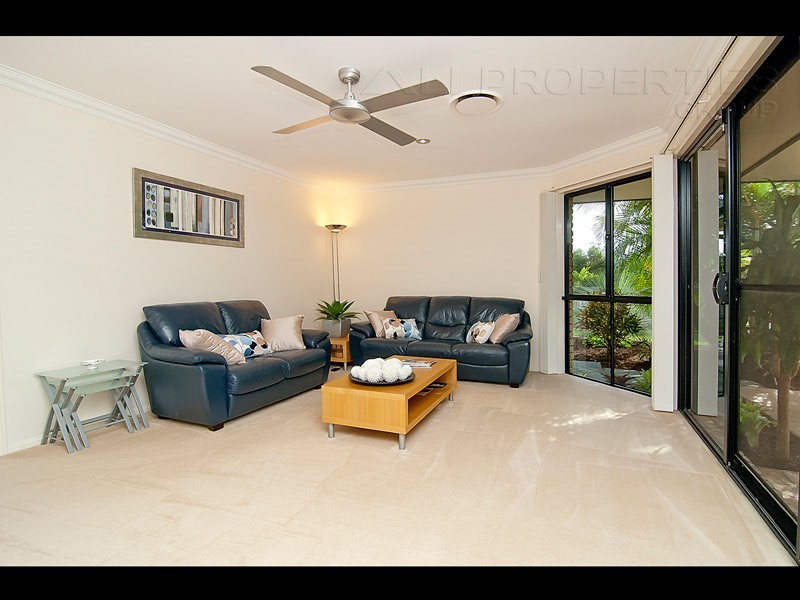 25 Daintree Drive, Parkinson QLD 4115