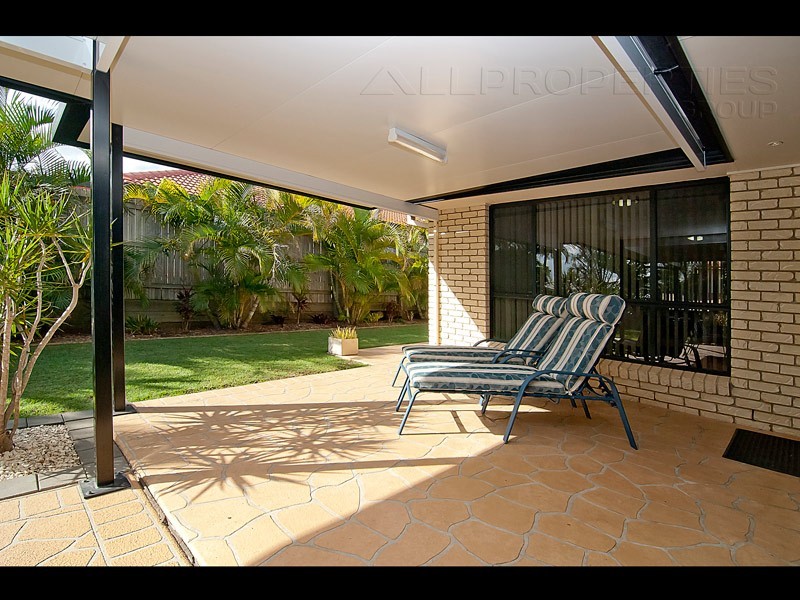 25 Daintree Drive, Parkinson QLD 4115