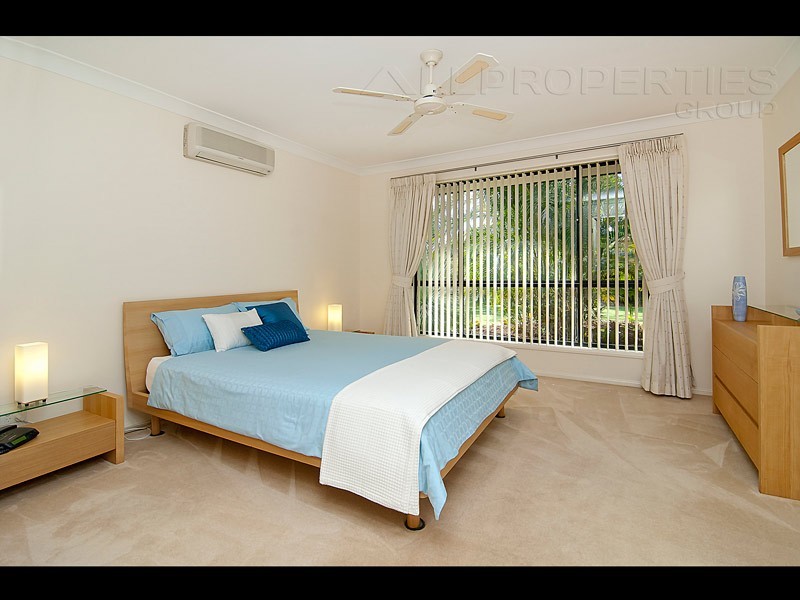 25 Daintree Drive, Parkinson QLD 4115