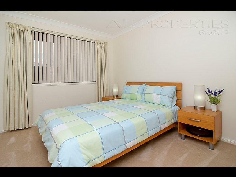 25 Daintree Drive, Parkinson QLD 4115