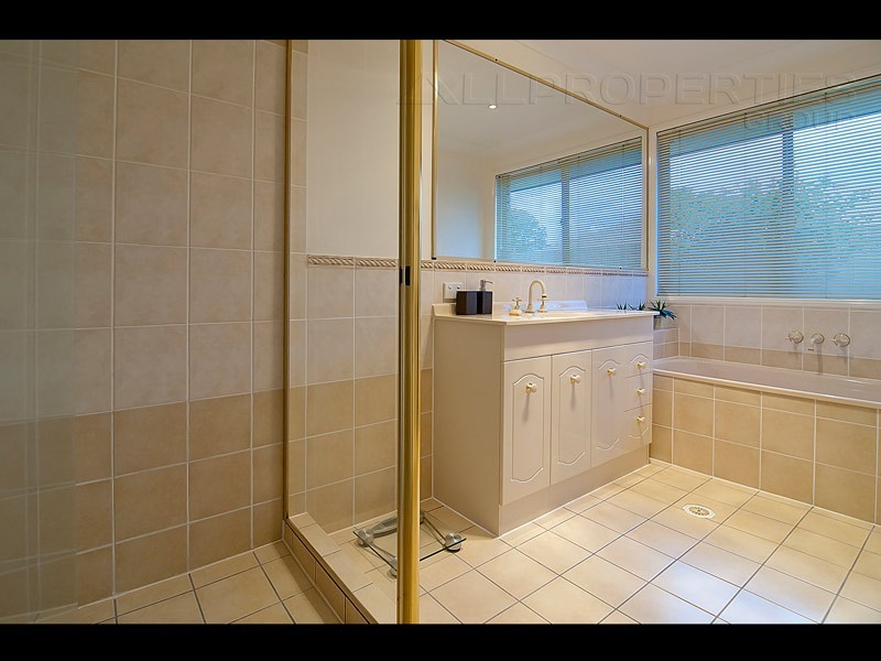 25 Daintree Drive, Parkinson QLD 4115