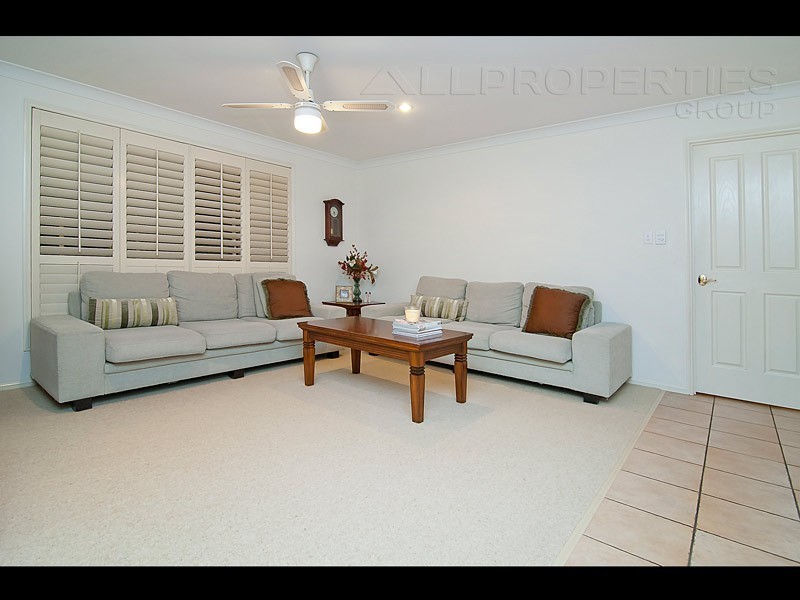 5 Yarraman Place, Forest Lake QLD 4078