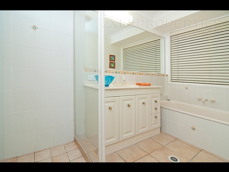 5 Yarraman Place, Forest Lake QLD 4078