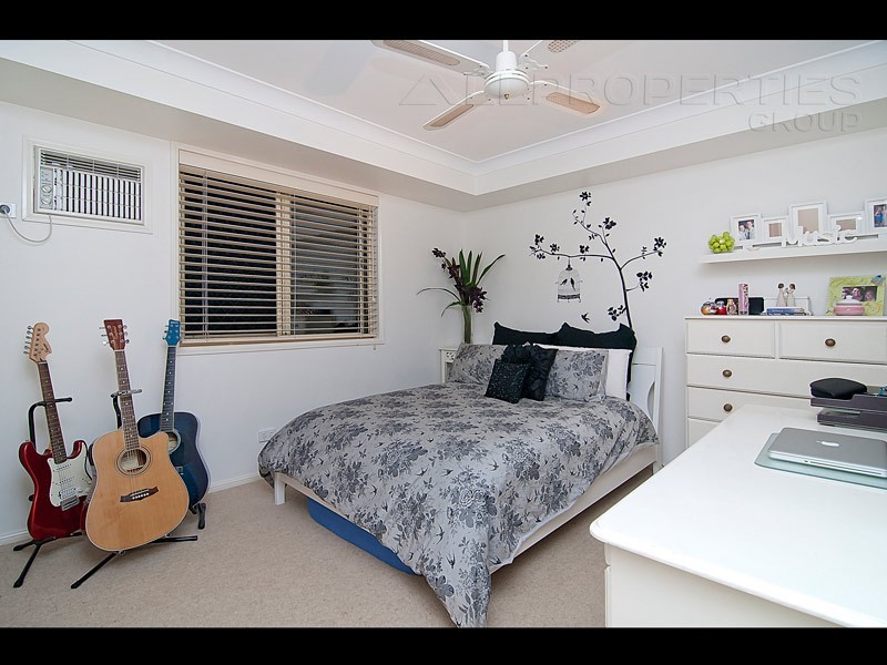 5 Yarraman Place, Forest Lake QLD 4078