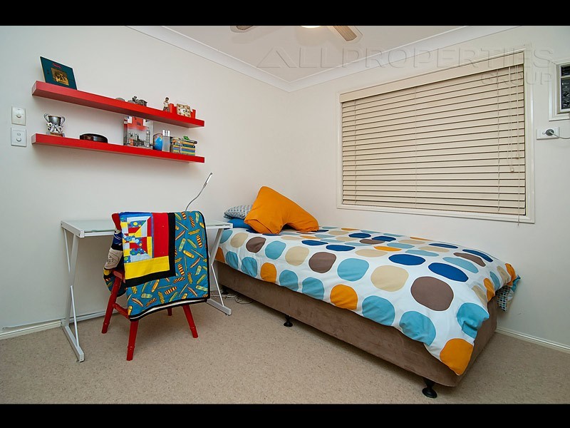 5 Yarraman Place, Forest Lake QLD 4078