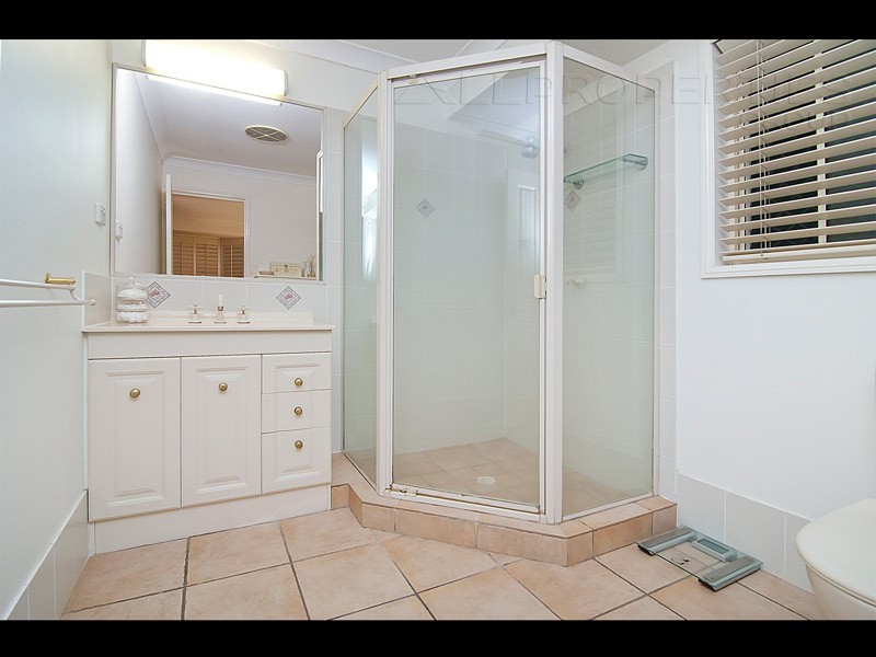 5 Yarraman Place, Forest Lake QLD 4078