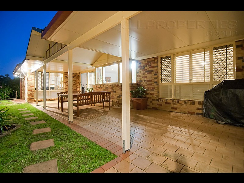 5 Yarraman Place, Forest Lake QLD 4078