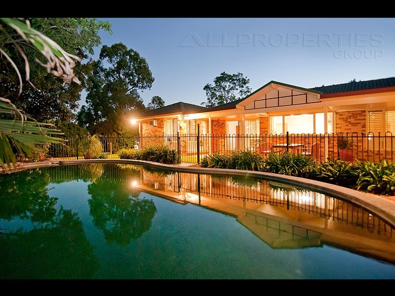 5 Yarraman Place, Forest Lake QLD 4078