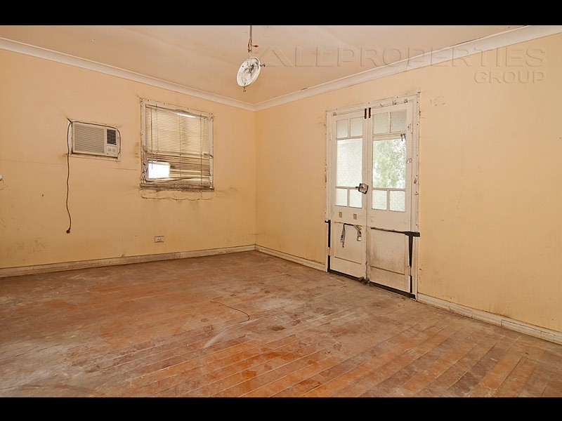 254 Mt Gravatt-Capalaba Rd, Wishart QLD 4122