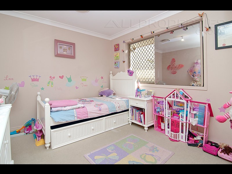 10 Piccadilly Place, Forest Lake QLD 4078