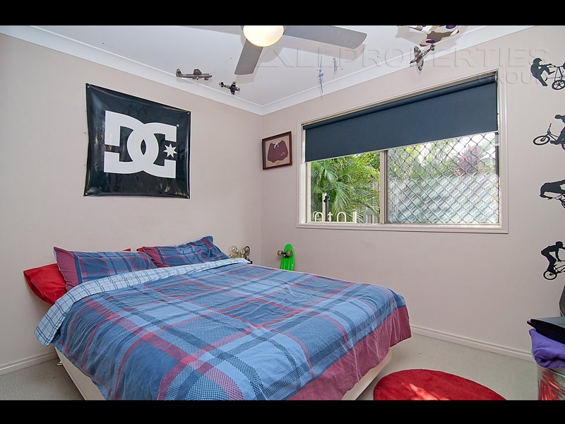 10 Piccadilly Place, Forest Lake QLD 4078