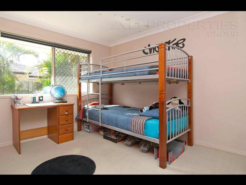 10 Piccadilly Place, Forest Lake QLD 4078