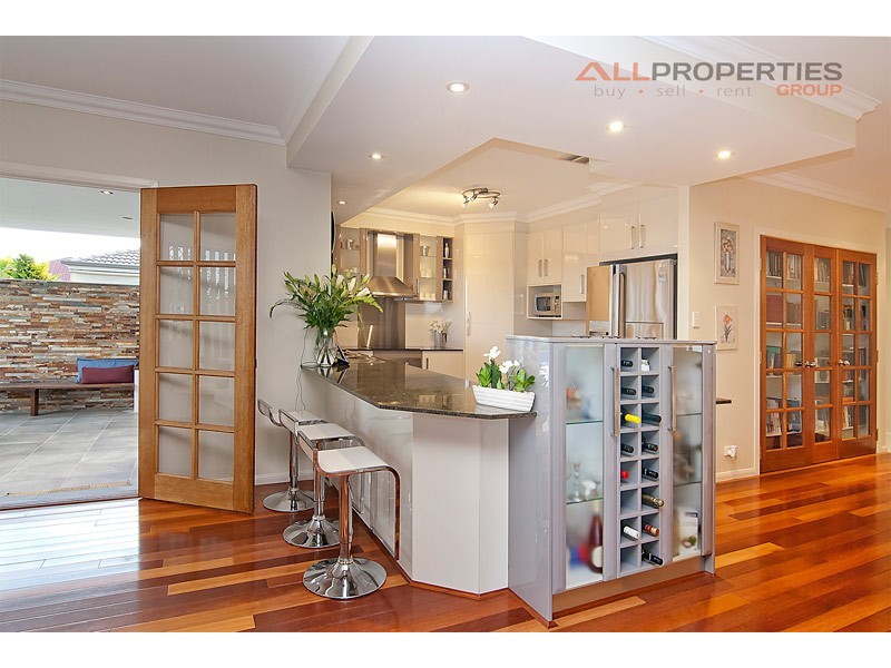 38 Lamberth Rd East, Regents Park QLD 4118