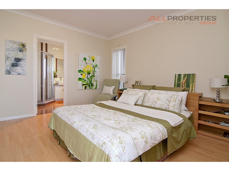 38 Lamberth Rd East, Regents Park QLD 4118