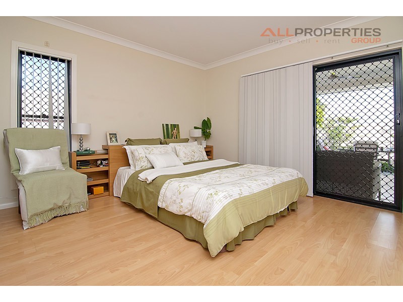 38 Lamberth Rd East, Regents Park QLD 4118