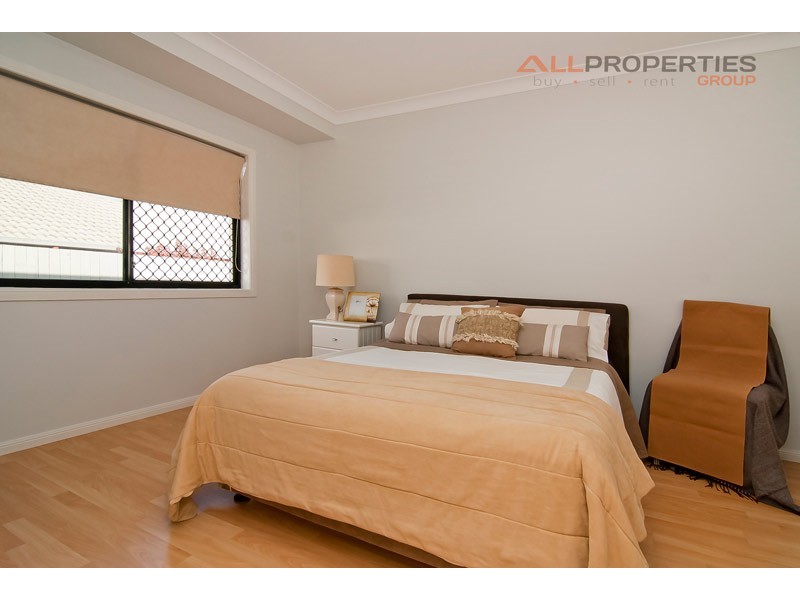38 Lamberth Rd East, Regents Park QLD 4118