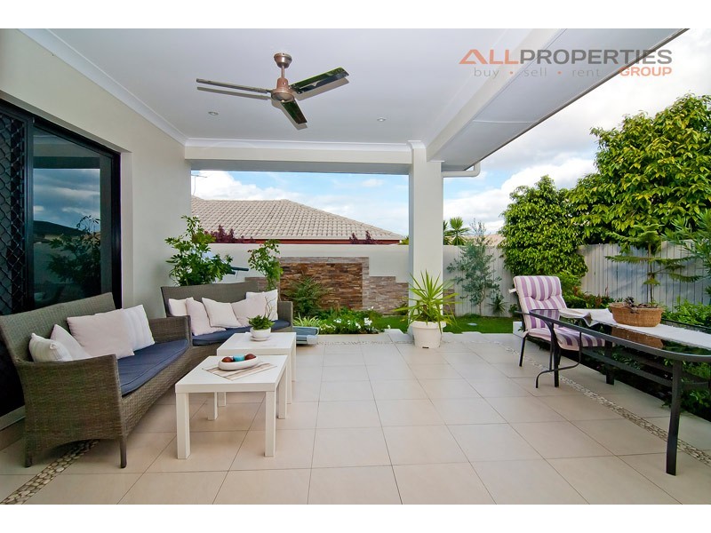 38 Lamberth Rd East, Regents Park QLD 4118