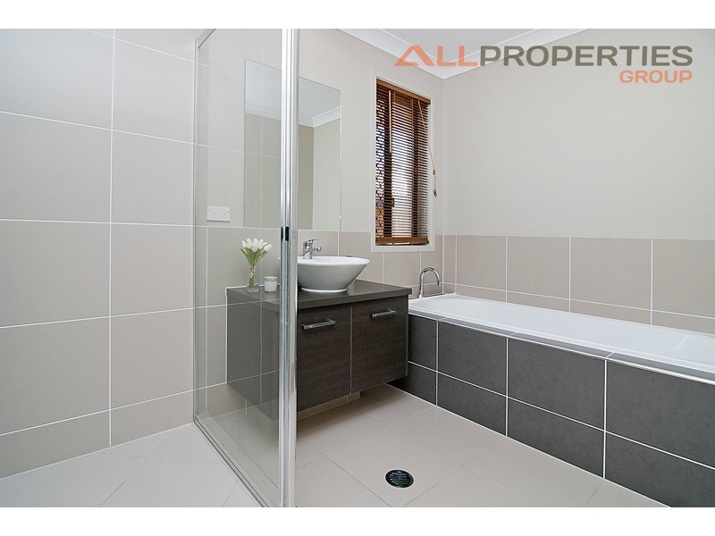 3 Wirewood Place, Heathwood QLD 4110