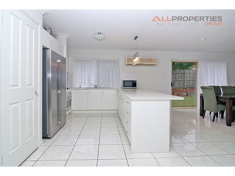 59 Watarrka Drive, Parkinson QLD 4115