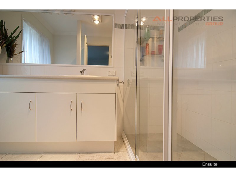 59 Watarrka Drive, Parkinson QLD 4115