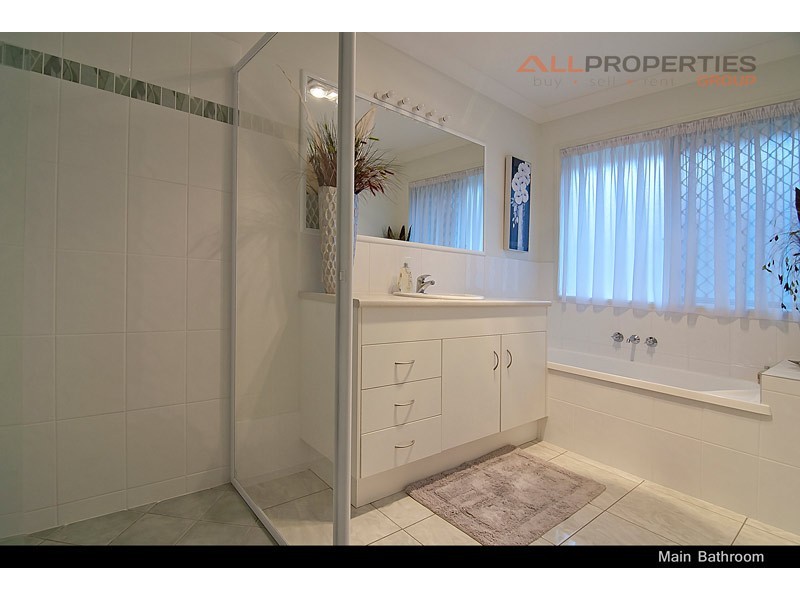 59 Watarrka Drive, Parkinson QLD 4115