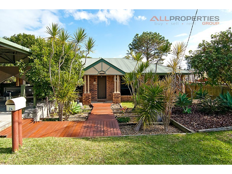 24 Seaton St, Hillcrest QLD 4118
