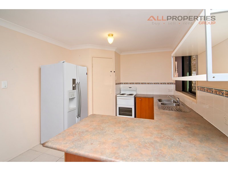 24 Seaton St, Hillcrest QLD 4118