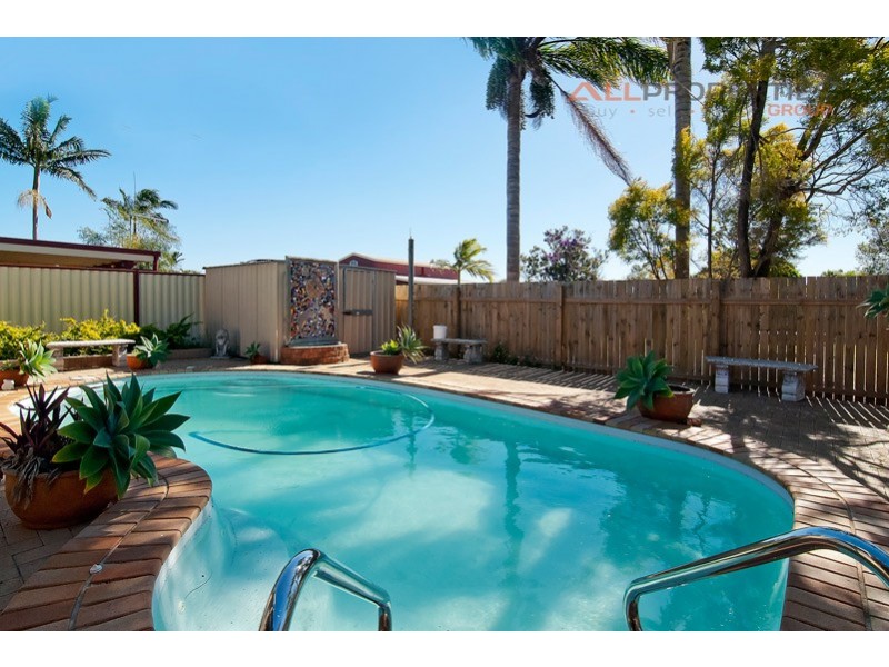 1 Seaton Street, Hillcrest QLD 4118