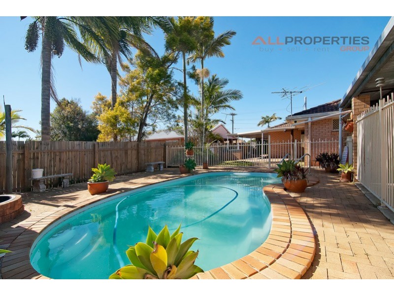 1 Seaton Street, Hillcrest QLD 4118