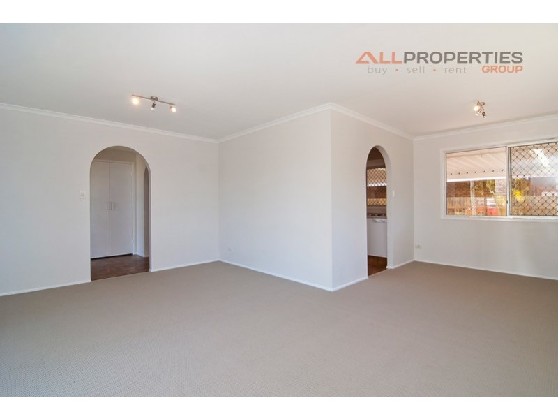 1 Seaton Street, Hillcrest QLD 4118