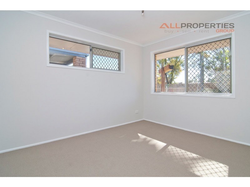 1 Seaton Street, Hillcrest QLD 4118