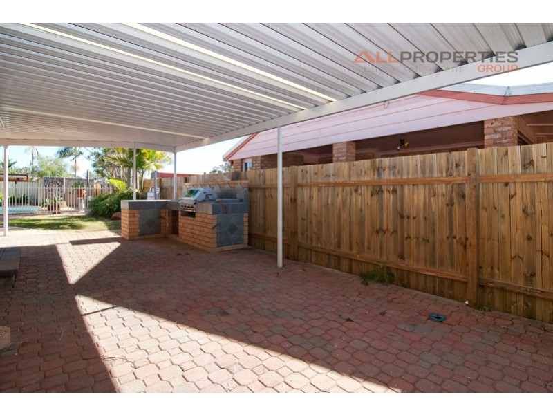 1 Seaton Street, Hillcrest QLD 4118