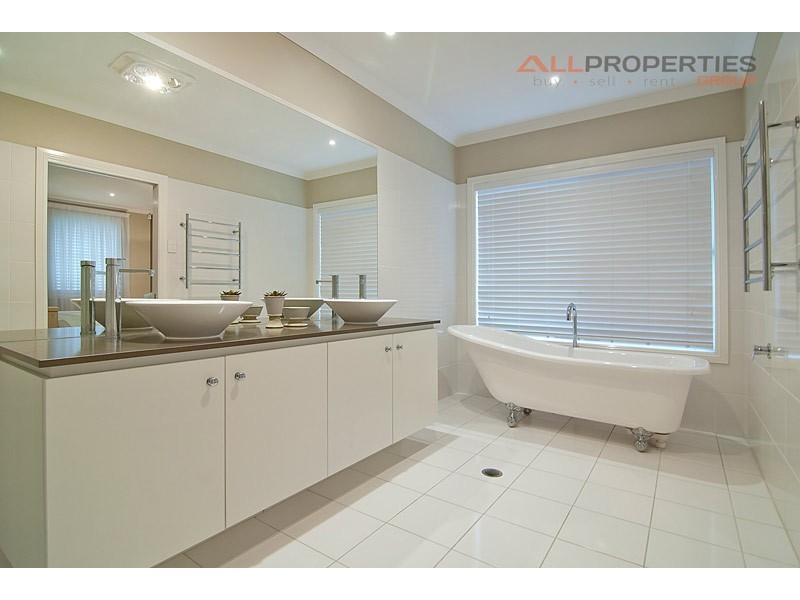 59 Casuarina Cct, Heathwood QLD 4110