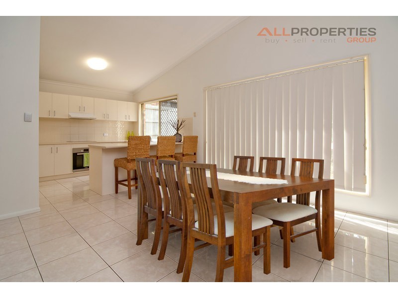 9 Fraser Place, Forest Lake QLD 4078