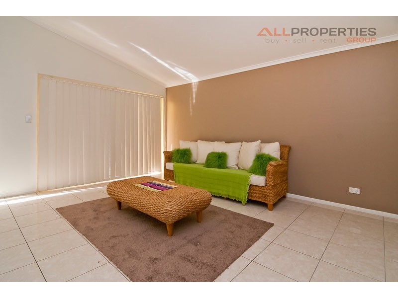 9 Fraser Place, Forest Lake QLD 4078