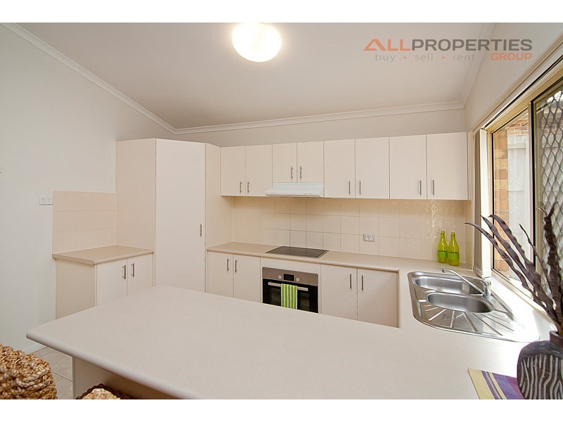 9 Fraser Place, Forest Lake QLD 4078