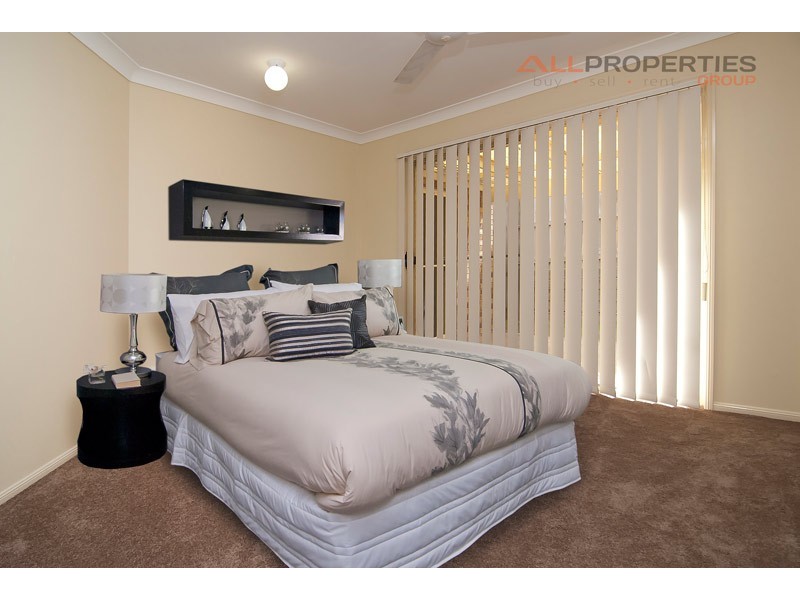 9 Fraser Place, Forest Lake QLD 4078