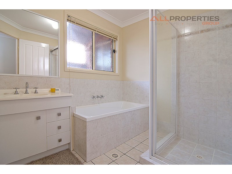 9 Fraser Place, Forest Lake QLD 4078