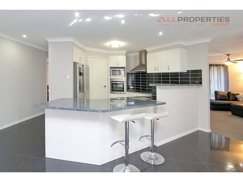 2 Parkside Drive, Jimboomba QLD 4280