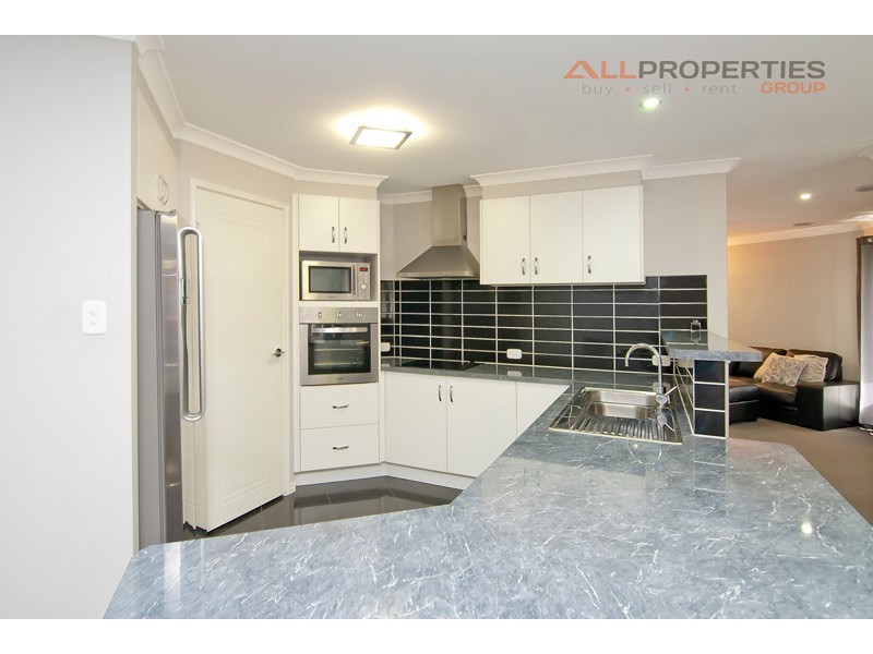 2 Parkside Drive, Jimboomba QLD 4280