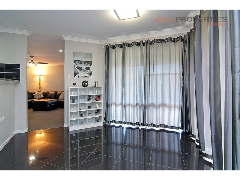 2 Parkside Drive, Jimboomba QLD 4280